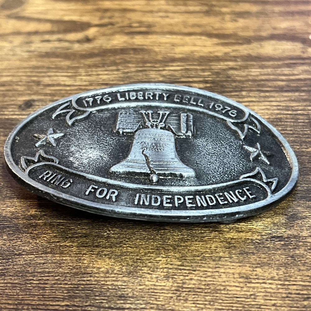 Vintage Patriotic Liberty Bell Independence 1976 Bicentennial USA Belt Buckle